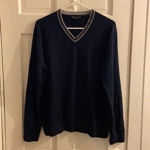 Banana republic. V-neck silk-cotton-cashmere sweater.